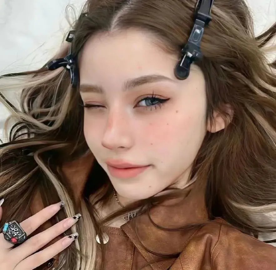 珍妮吻我